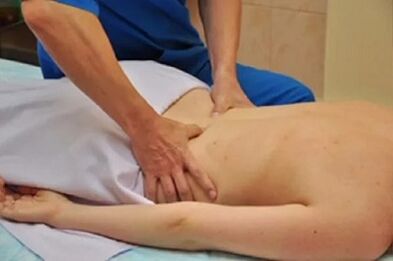 Massage als Methode zur Behandlung der Osteochondrose des Brustraums. 